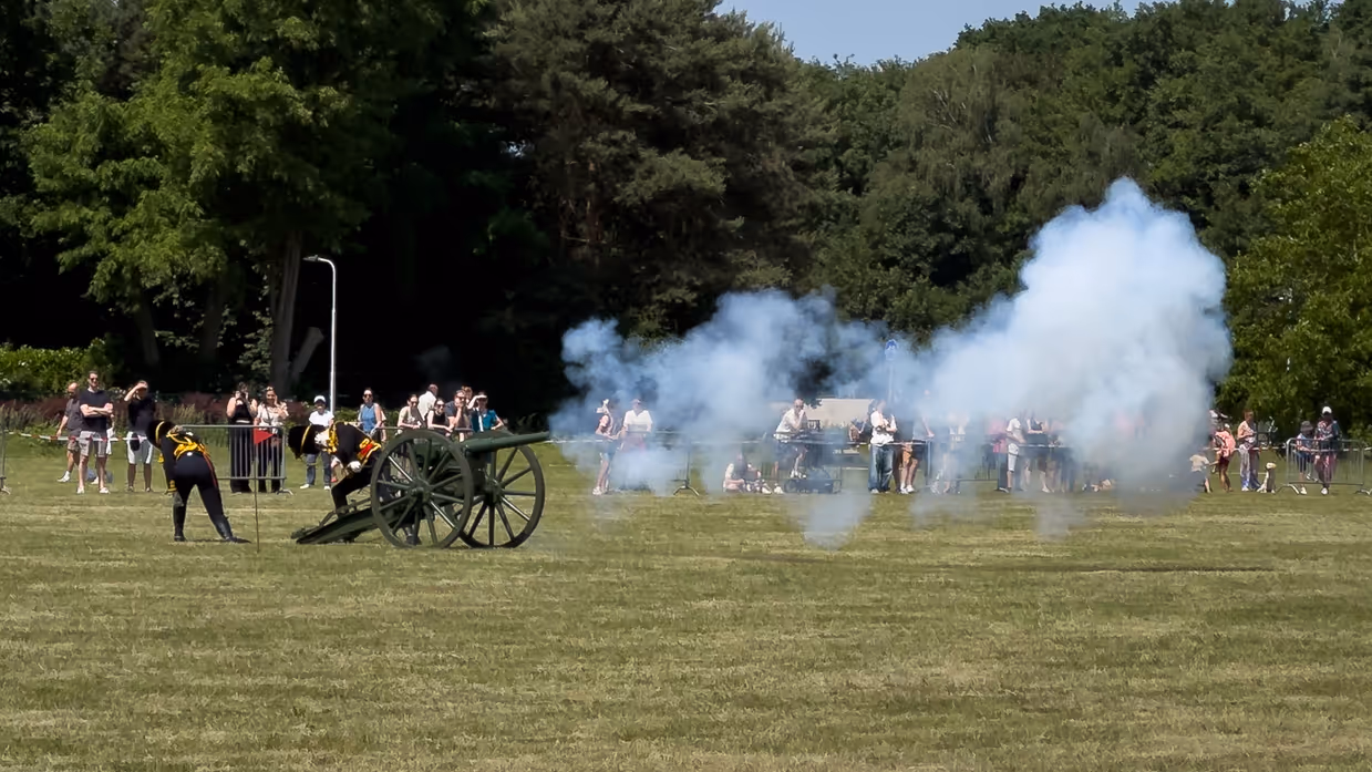 Diverse foto’s van de Defensiedag in Tilburg