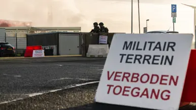 Een bord met verboden toegang.
