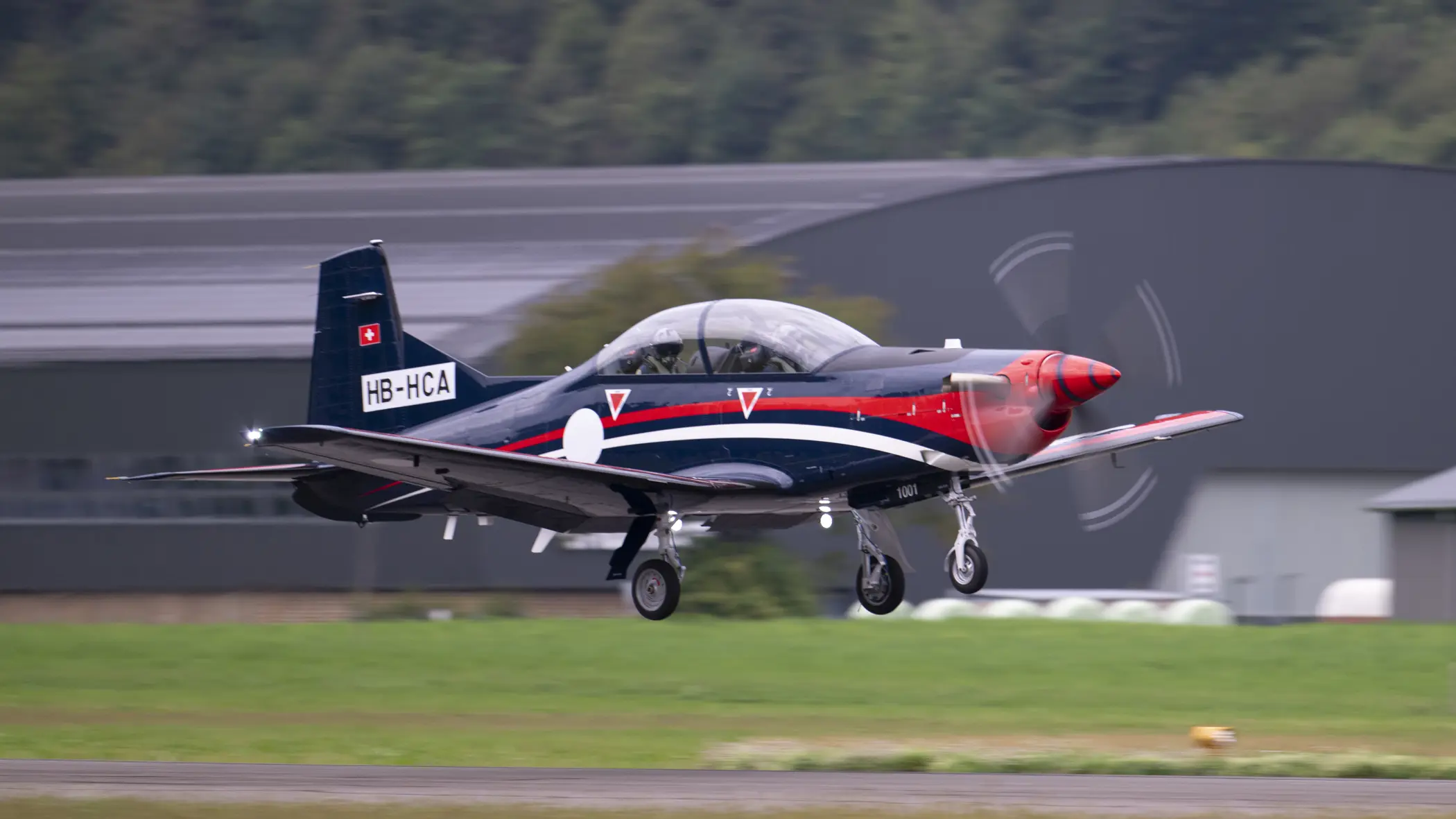 De PC-7 MKX in de lucht