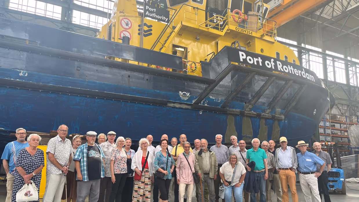 Groepsfoto van de aanwezigen.