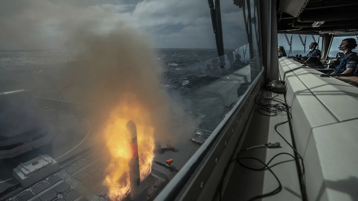Tomahawk afgeschoten van een schip.
