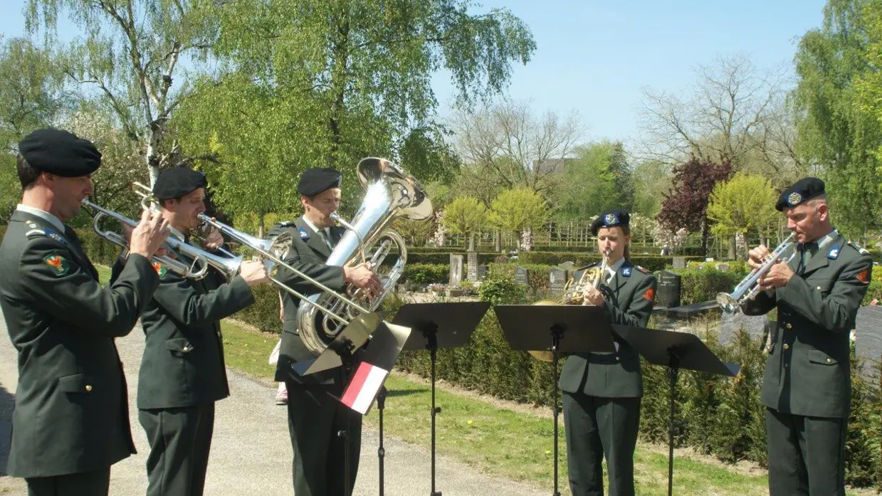 Het koperkwintet van de het Fanfarekorps 'Bereden Wapens'.