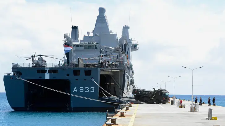 Zr.Ms. Karel Doorman.