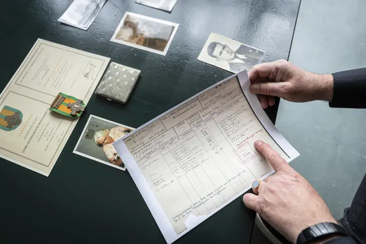 Spullen ter herinnering aan man van de koopvaardij.