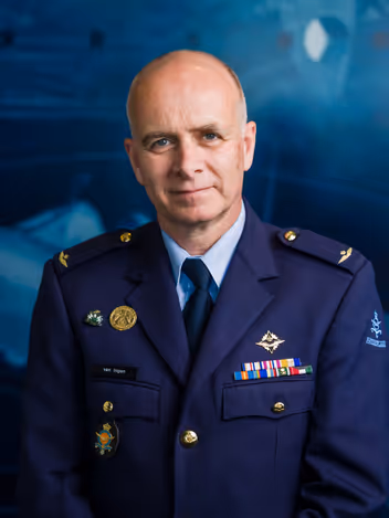 Portretfoto luitenant-generaal Dick van Ingen.