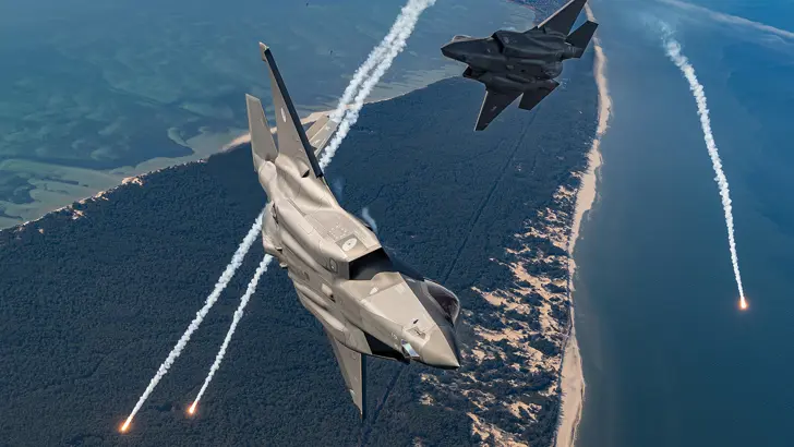 2 F-35's in de lucht.