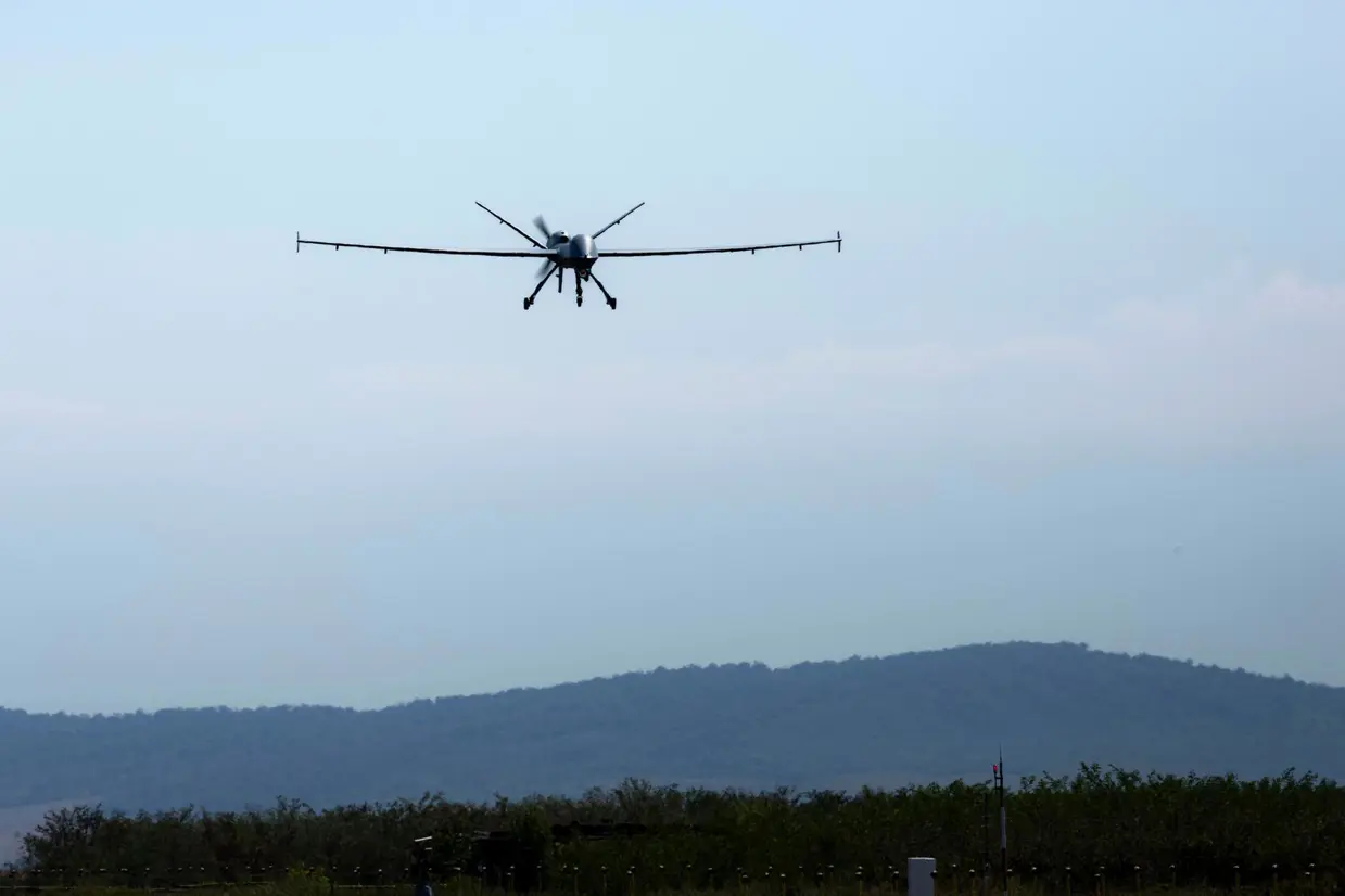 Een MQ-9 Reaper zet de daling in.