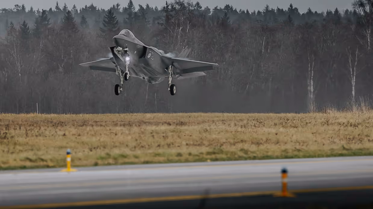 F-35 stijgt op.
