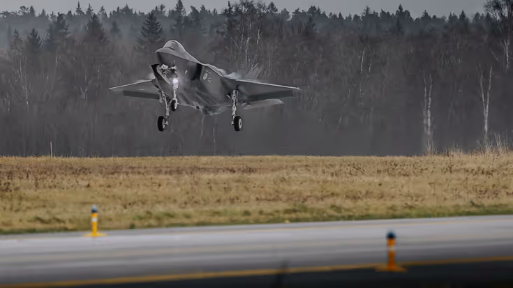 F-35 stijgt op.