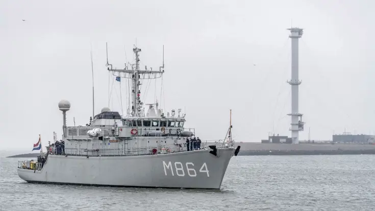 Zr. Ms. Willemstad keert terug in Den Helder.