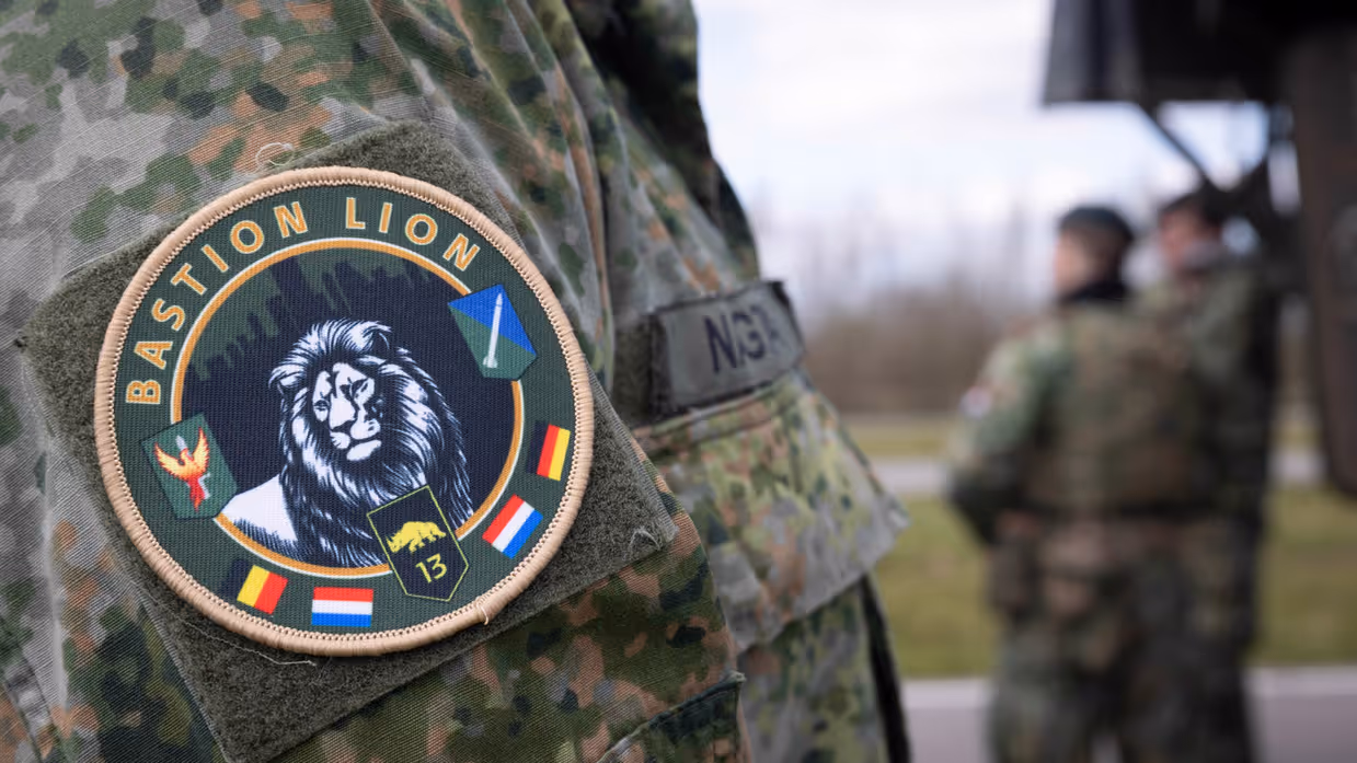 Close-up van mouwembleem oefening Bastion Lion.