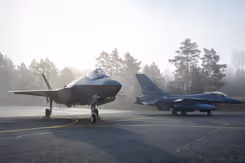2 F-35's op de grond.