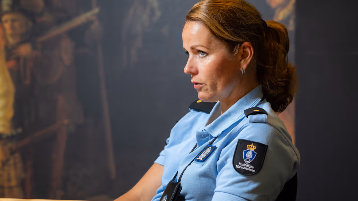 Portretfoto van adjudant Ellen.