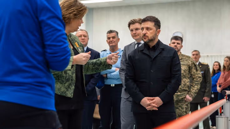 Commandant MRC Monika Kop-Wijering in gepsrek met President Zelensky.