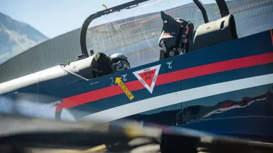 Een schietstoel in de voorste cockpit.