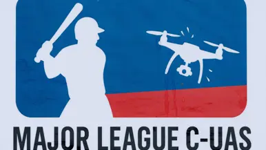 Een logo van een honkbalspeler die naar een drone slaat.