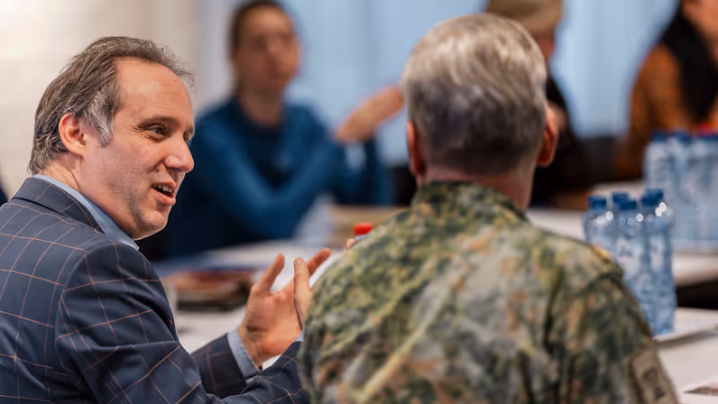 “De samenwerking tussen NCTV en DOSCO is zeker intensief”, vertelt Zannoni. “Er is heel veel vertrouwen.”