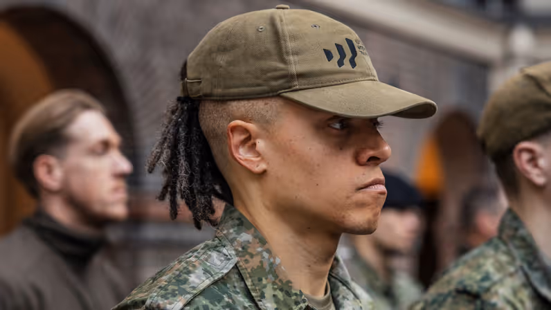 István viel ooit uit bij het Korps Commandotroepen, maar grijpt een tweede kans bij Defensie met beide handen aan.