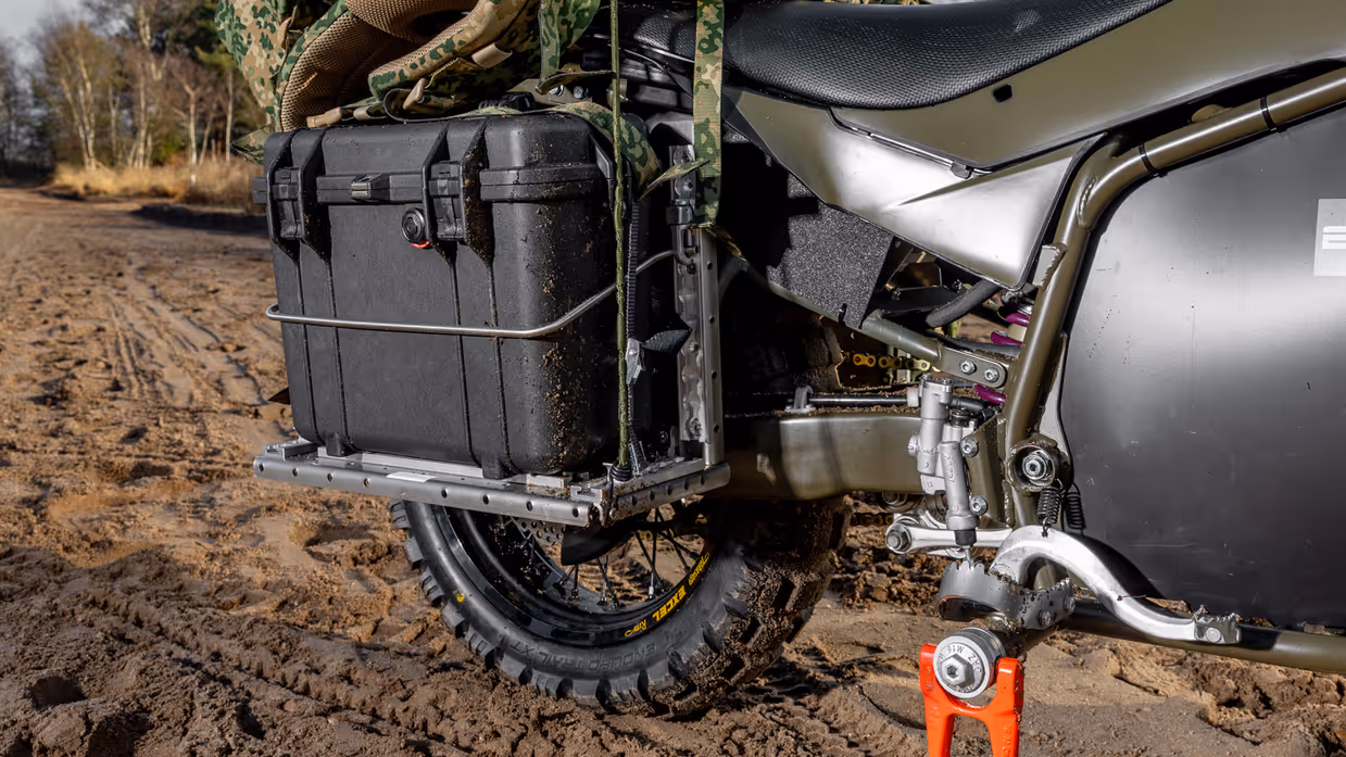 Close-up van de kofferdrager op de Deer.