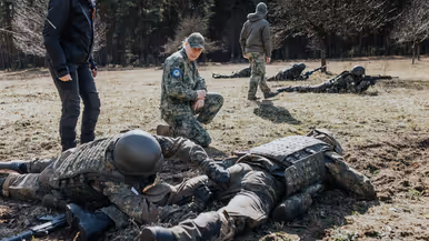 Cadetten oefenen Care Under Fire 