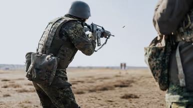 Ivan op de schietbaan.  