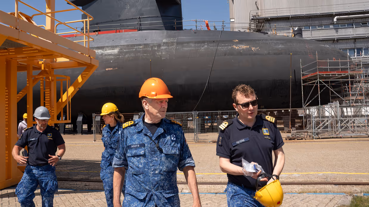 VADM Boudewijn Boots ziet genoeg ontwikkeling bij Defensie. Dat is anders dan voorheen.