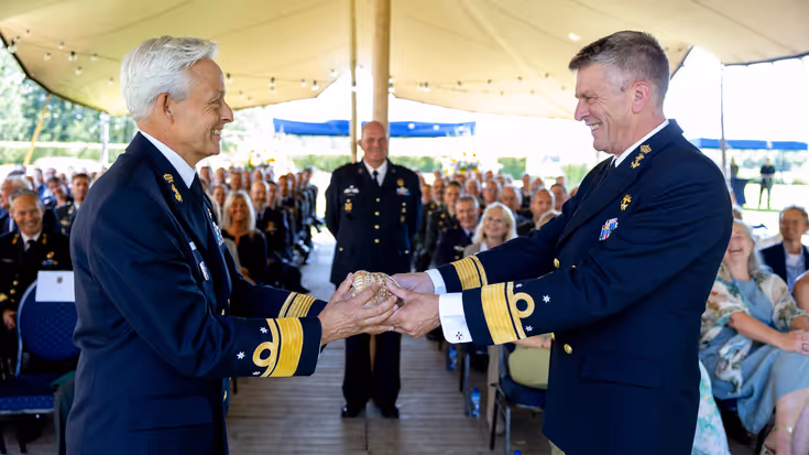 Ceremoniele overdracht van een militaire functie.