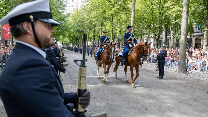 Costongs op zijn paard in Den Haag tijdens Prinsjesdag.