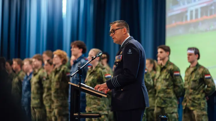 Een militair speecht.