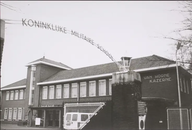 Gebouwencomplex van de Koninklijke Militaire School (KMS) te Weert.