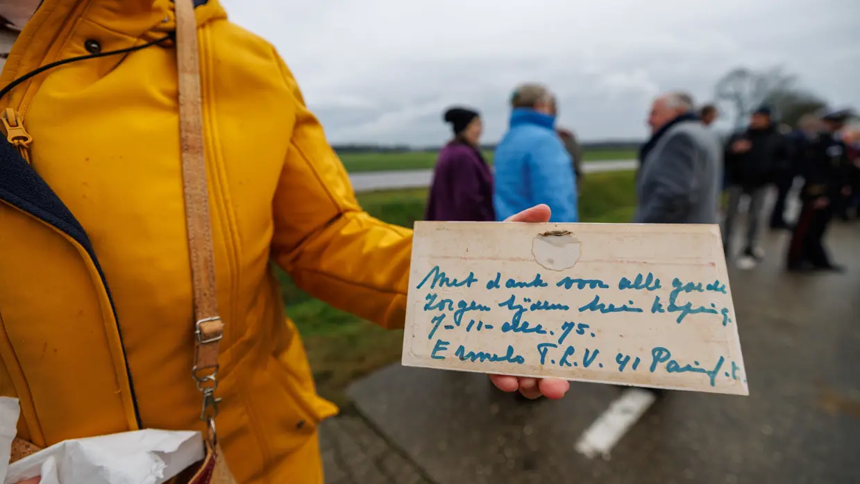 Een herinnering aan de donkere dagen van 50 jaar geleden. Veel families die destijds de militairen bijstonden koesteren ook tastbare herinneringen.