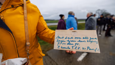Een herinnering aan de donkere dagen van 50 jaar geleden. Veel families die destijds de militairen bijstonden koesteren ook tastbare herinneringen.