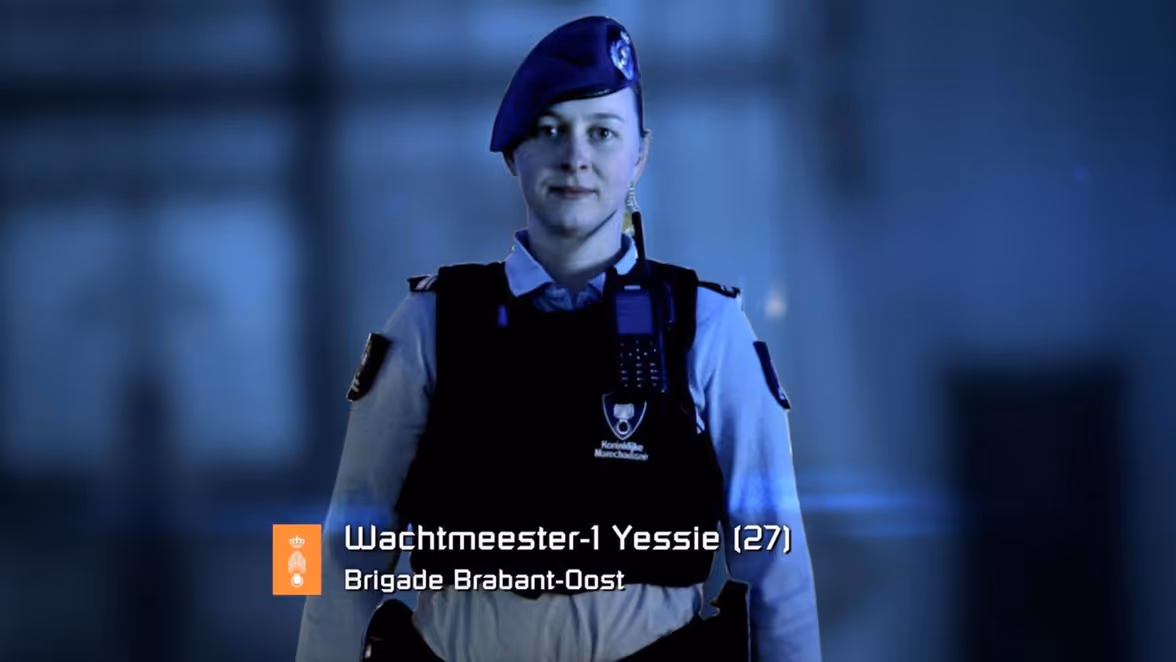 Yessie als wachtmeester-1