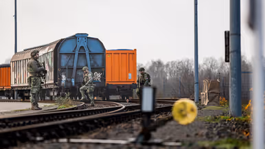 Reservisten bewaken de Euroterminal in Coevorden.
