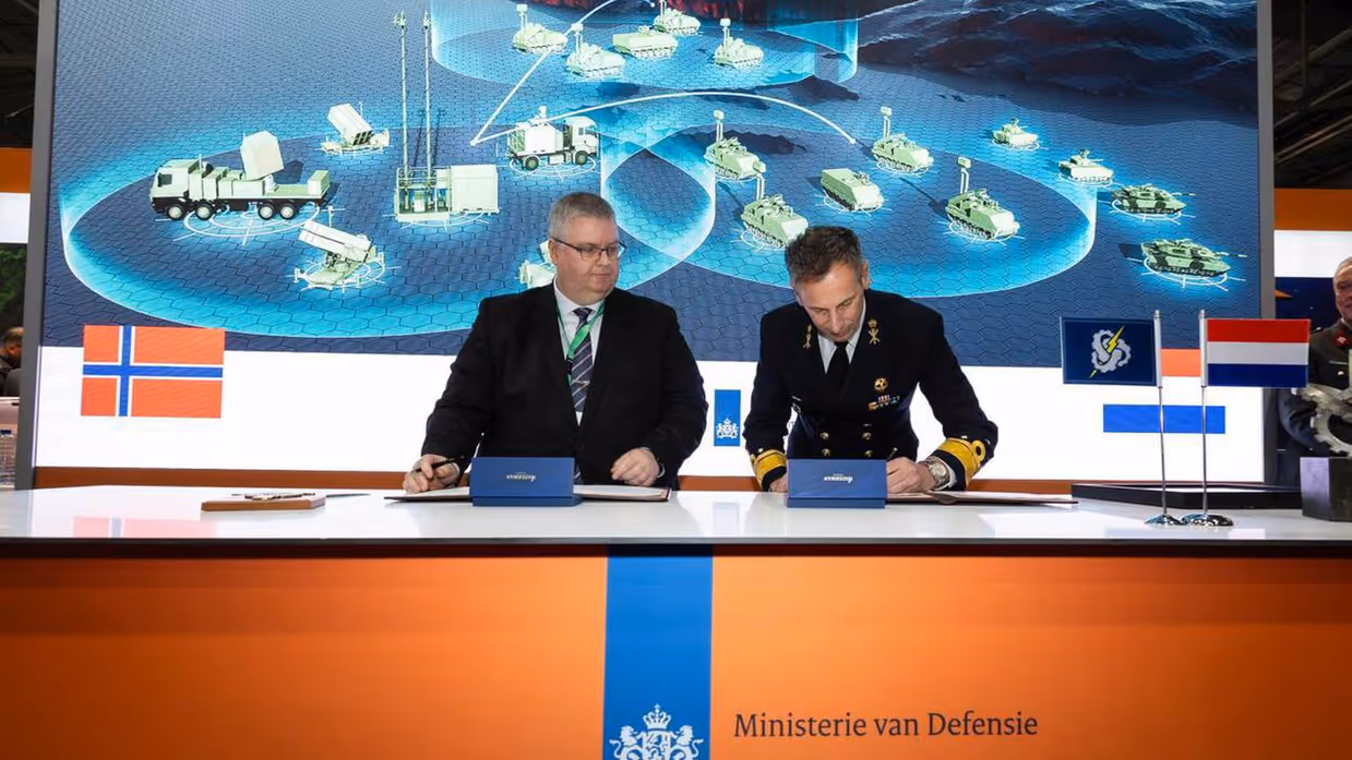 Tijdens de NEDS ondertekende Defensie ook een contract voor nieuwe lucht- en raketverdedigingssystemen.