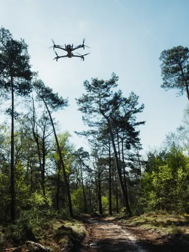 Drone boven het mijnenveld.