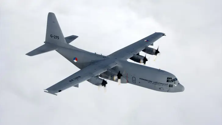 C-130 Hercules in de lucht.
