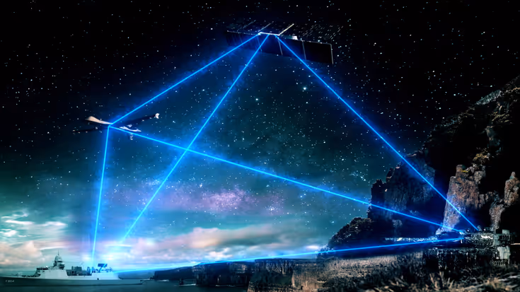 Illustratie van een militair vliegtuig, schip en landvoertuig die onder een sterrenhemel met blauwe lijnen verbinding maken met een satelliet in de ruimte.