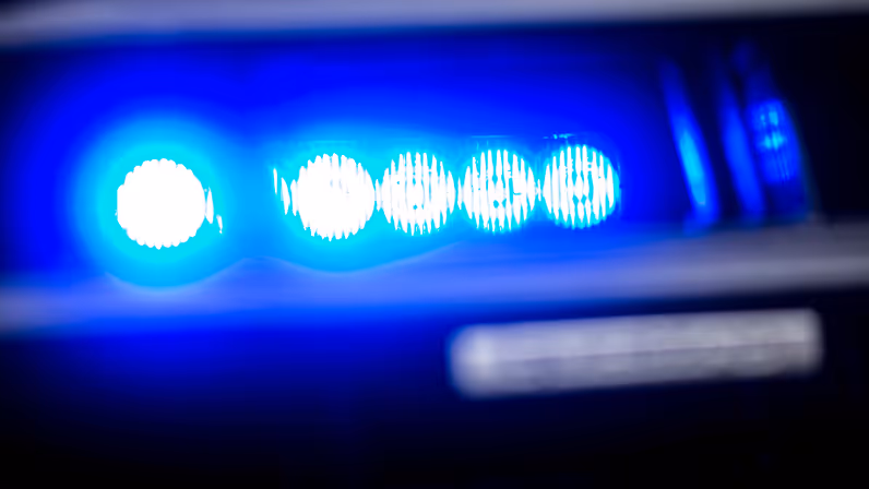 een close up van een blauw zwaailicht.  