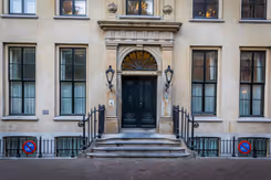 Voorzijde van het ministerie van Defensie.