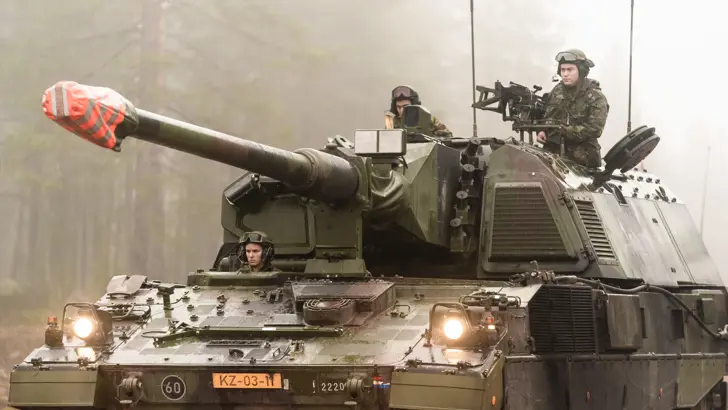 Een Pantserhouwitser tijdens een proef met de Excalibur-precisiemunitie in Zweden (oktober 2018).