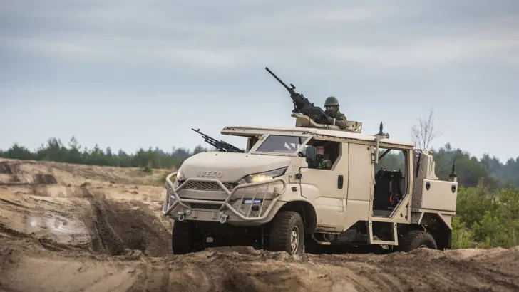 Anaconda-terreinwagen op de heide.