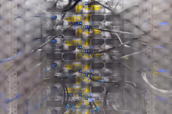 Een datanetwerk met kabels.