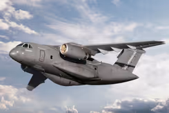 C-390 militair transportvliegtuig met blauwe lucht en wolken op de achtergrond.
