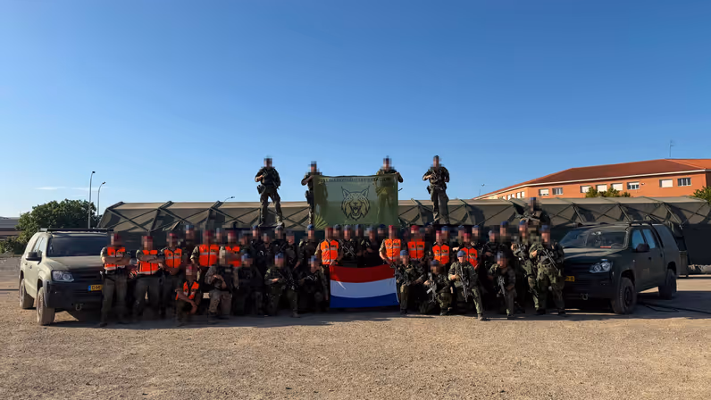  Groepsfoto van peloton 103 Maresk tijdens oefening Angel Guardian in Spanje.