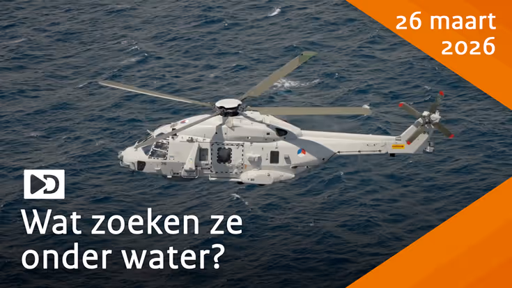 Beeld Defensiejournaal. NH90 boven zee. Tekst: Wat zoeken ze onder water. 26 maart 2026.