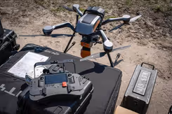 Voorbeeld van een drone die een operatiegebied in beeld brengt.