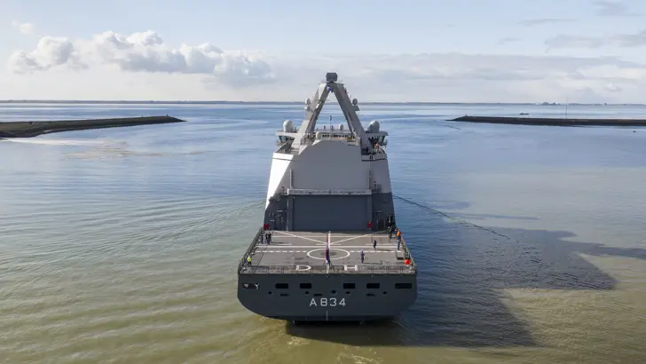Achterkant van Zr.Ms. Den Helder.