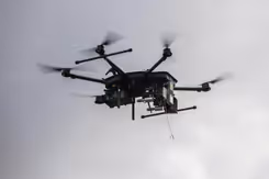Een drone in de lucht.