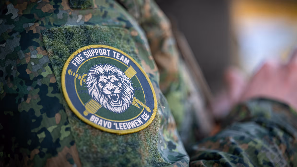 Een foto van de patch van het FST van de Bravo-compagnie van 45 Pantserinfanteriebataljon. 